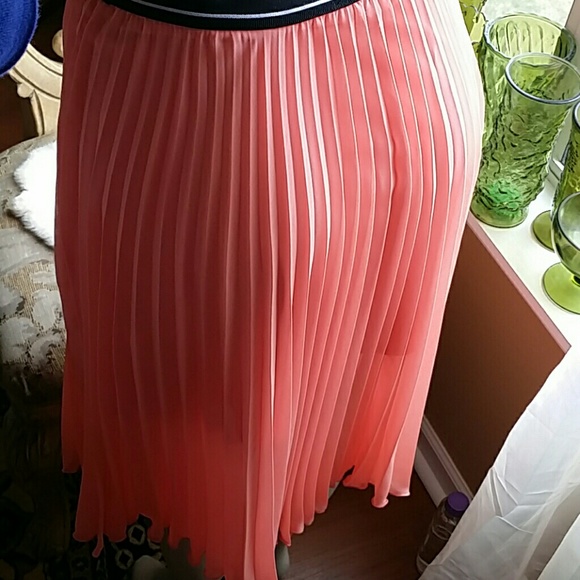 Top Shop Pleated Midi Skirt Peach/Rose - Picture 3 of 5